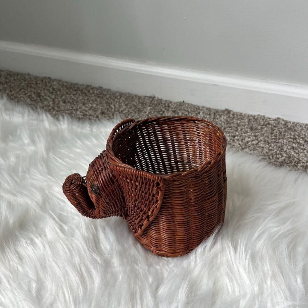 Vintage Elephant Mini Wicker Basket - Picture 8 of 10